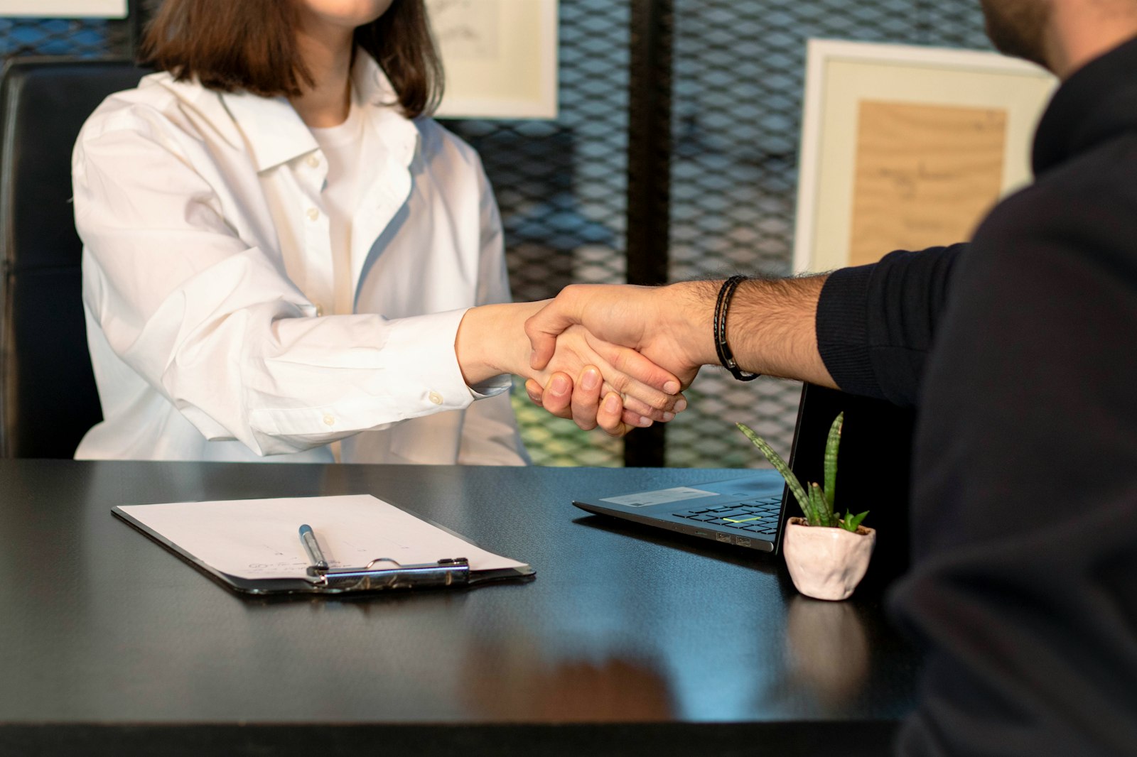 Acquérir des clients en B2B : leviers et canaux