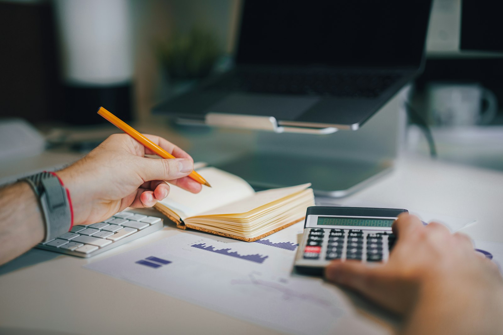 Portage salarial : du chiffre d’affaires au salaire net (simulation 2026)